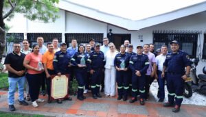 Neiva reconoce la labor de sus bomberos