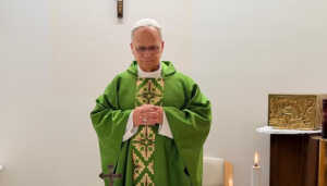 El papa León XIV recibe el alta médica
